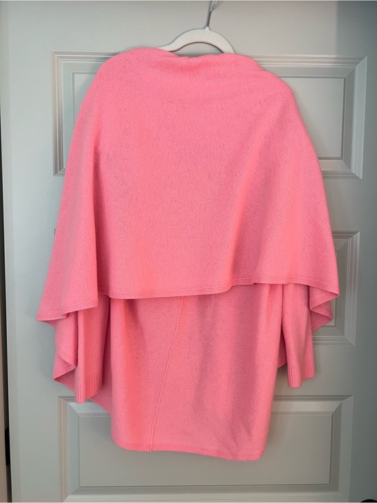 Lilly Pulitzer Sweaters - Lilly Pulitzer Melon Women's Cape Shawl -